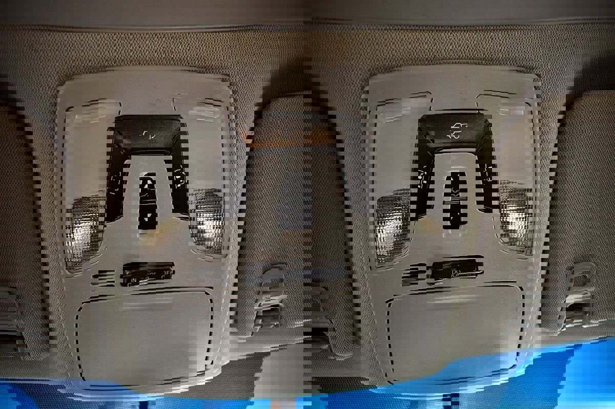 Used 2015 Toyota Sienna XLE image 30