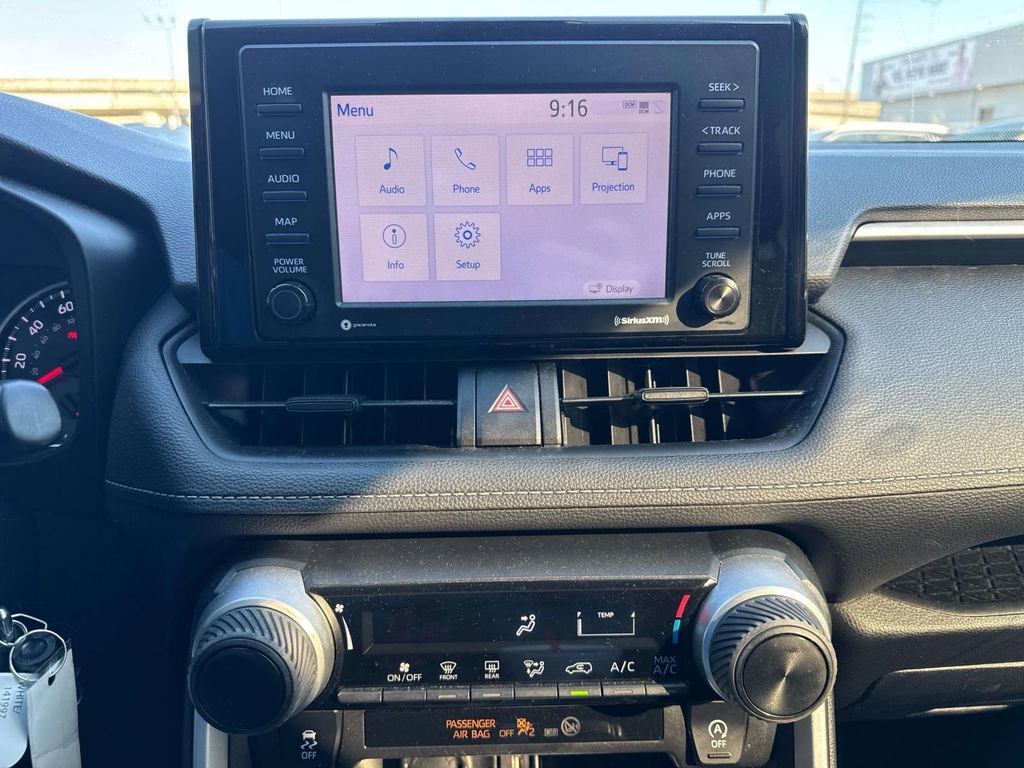 Used 2021 Toyota RAV4 LE image 13