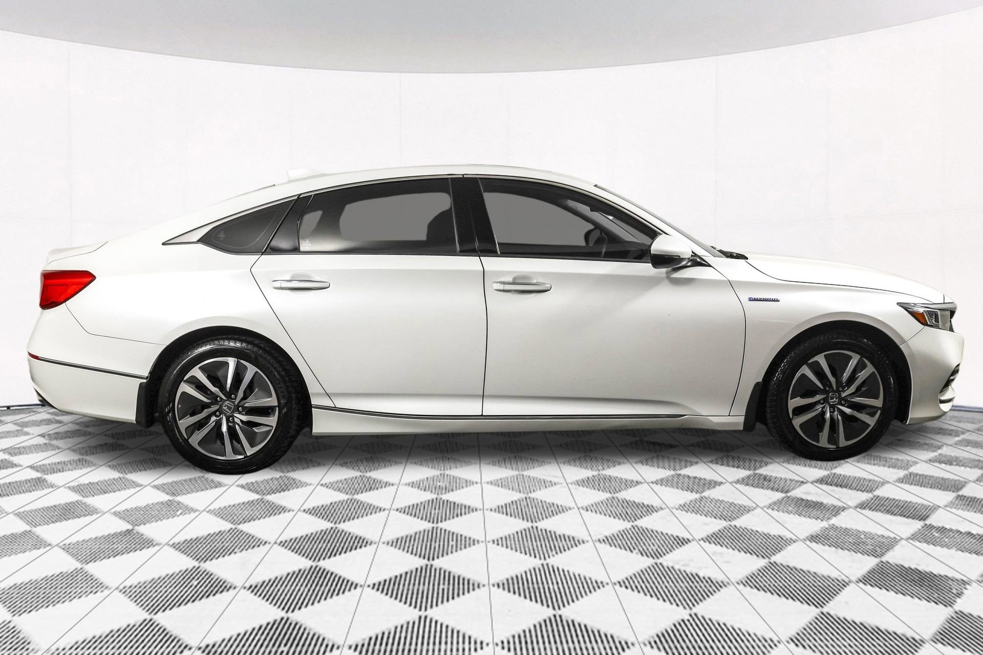 Used 2020 Honda Accord Touring image 12