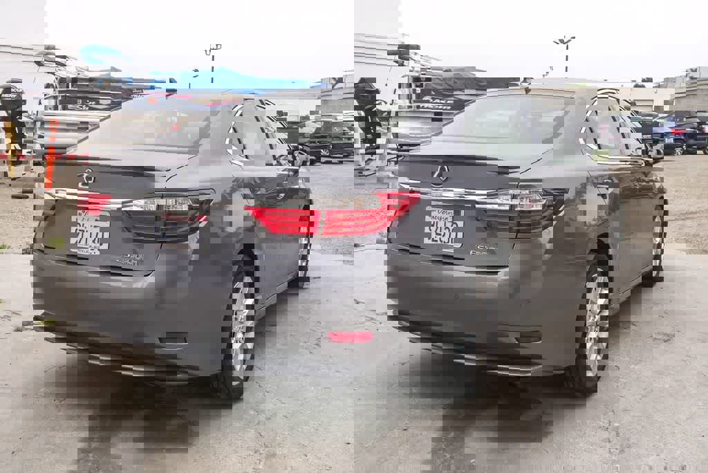 Used 2014 Lexus ES 300h w/ Premium Package w/Bamboo Trim image 9