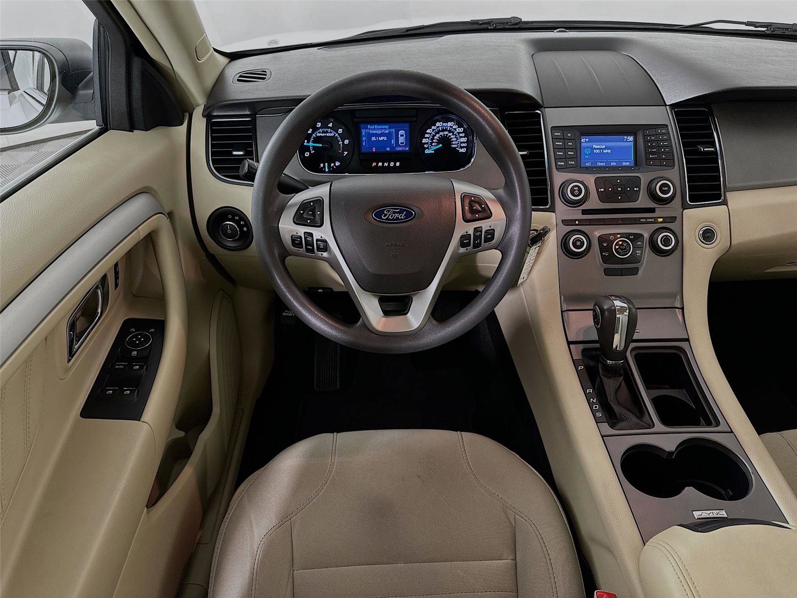 Used 2018 Ford Taurus SE FWD image 2