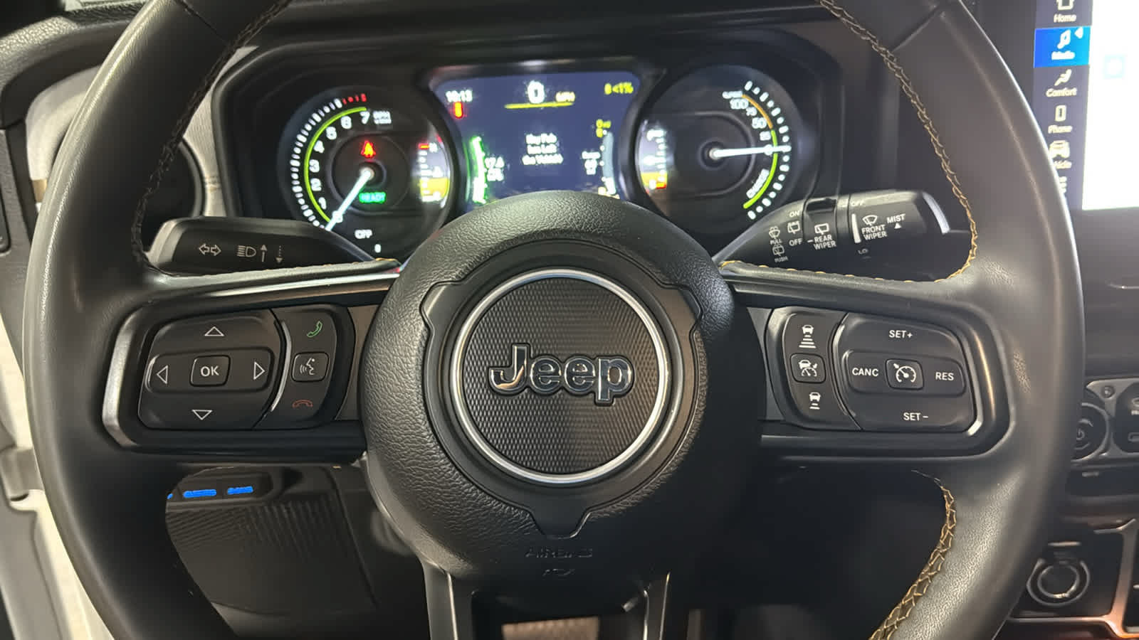 Used 2024 Jeep Wrangler Unlimited AWD/4WD image 9