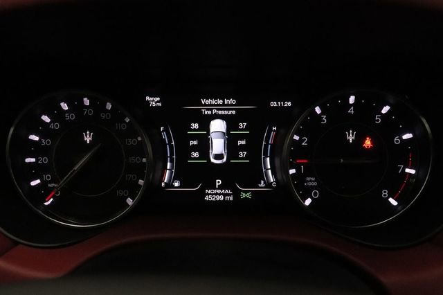 Used 2022 Maserati Ghibli Modena Q4 AWD/4WD image 17