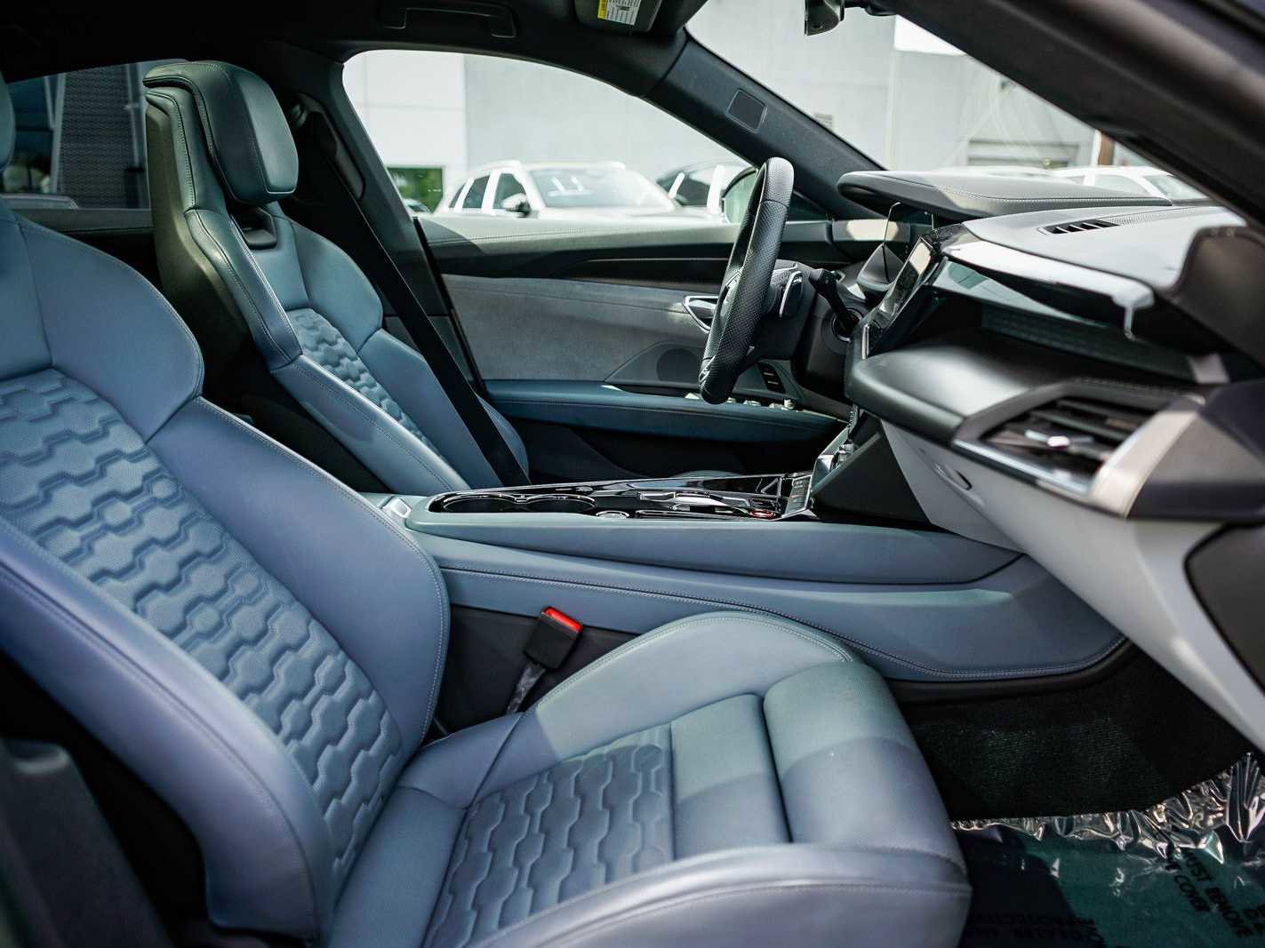 Used 2022 Audi e-tron GT Premium Plus image 15