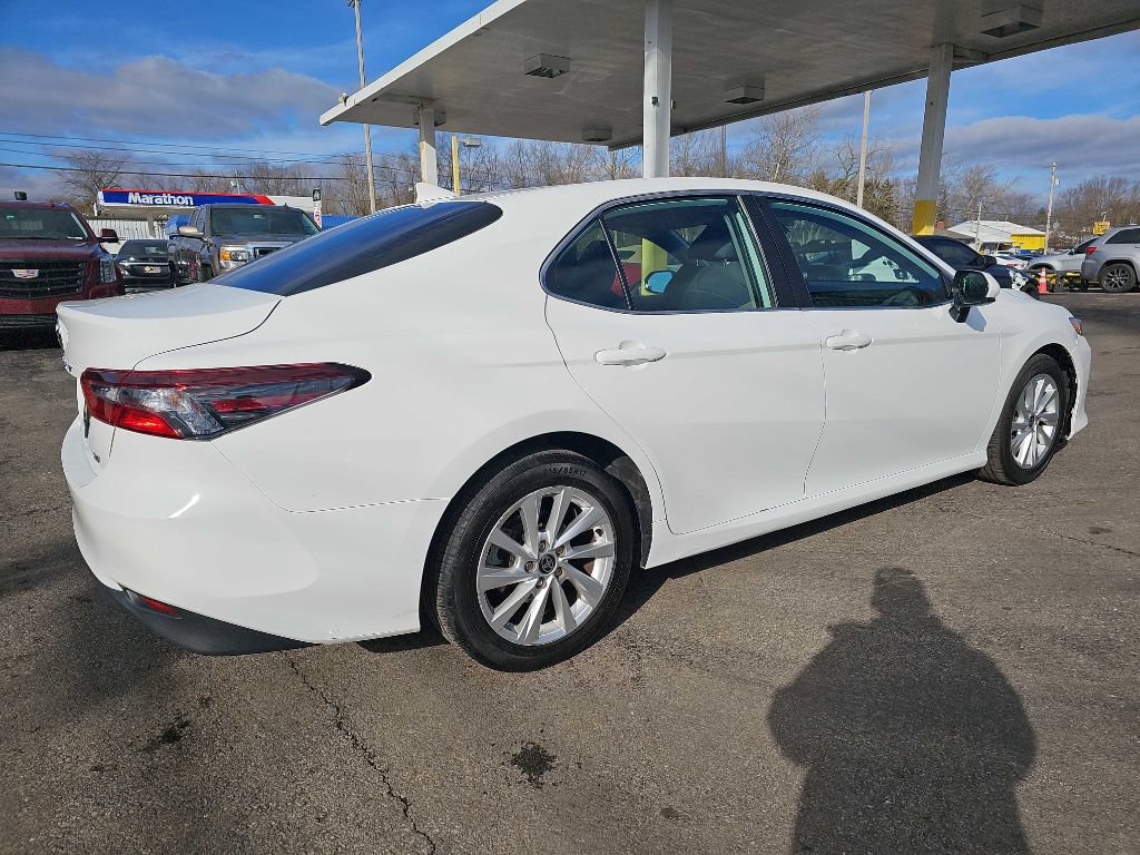 Used 2021 Toyota Camry LE FWD image 19