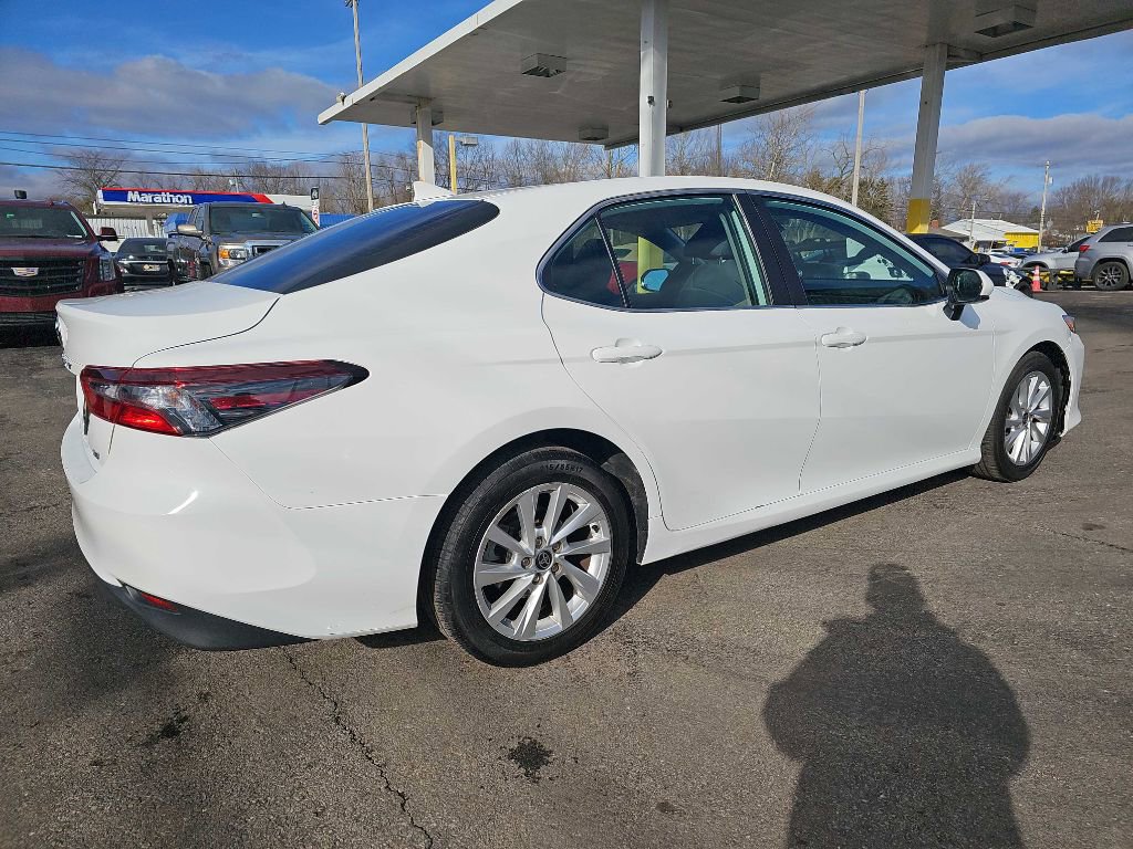 Used 2021 Toyota Camry LE image 19