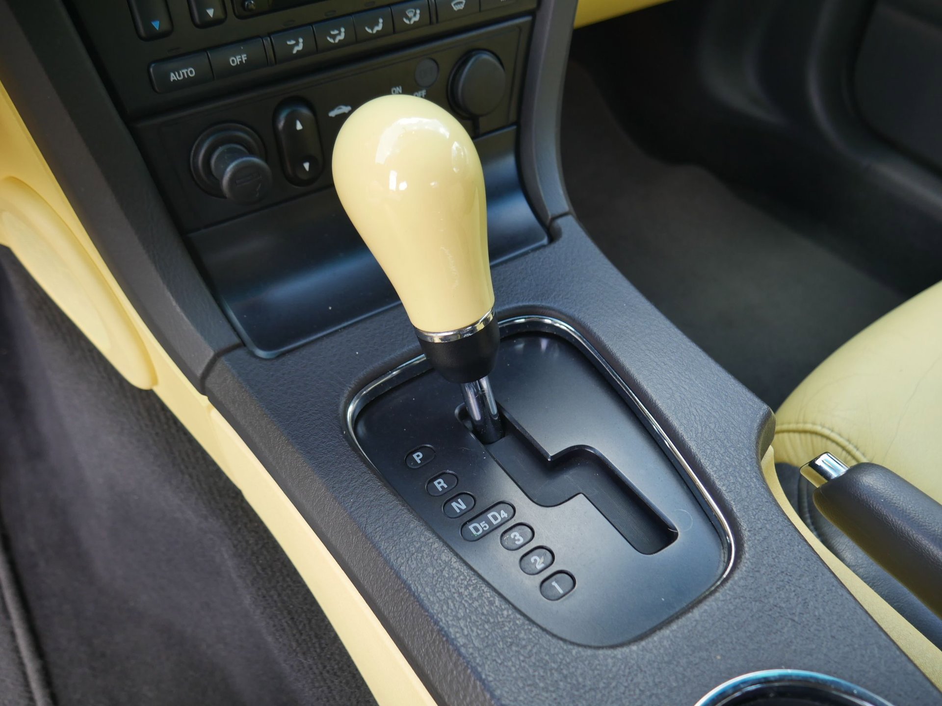 Used 2002 Ford Thunderbird RWD image 59