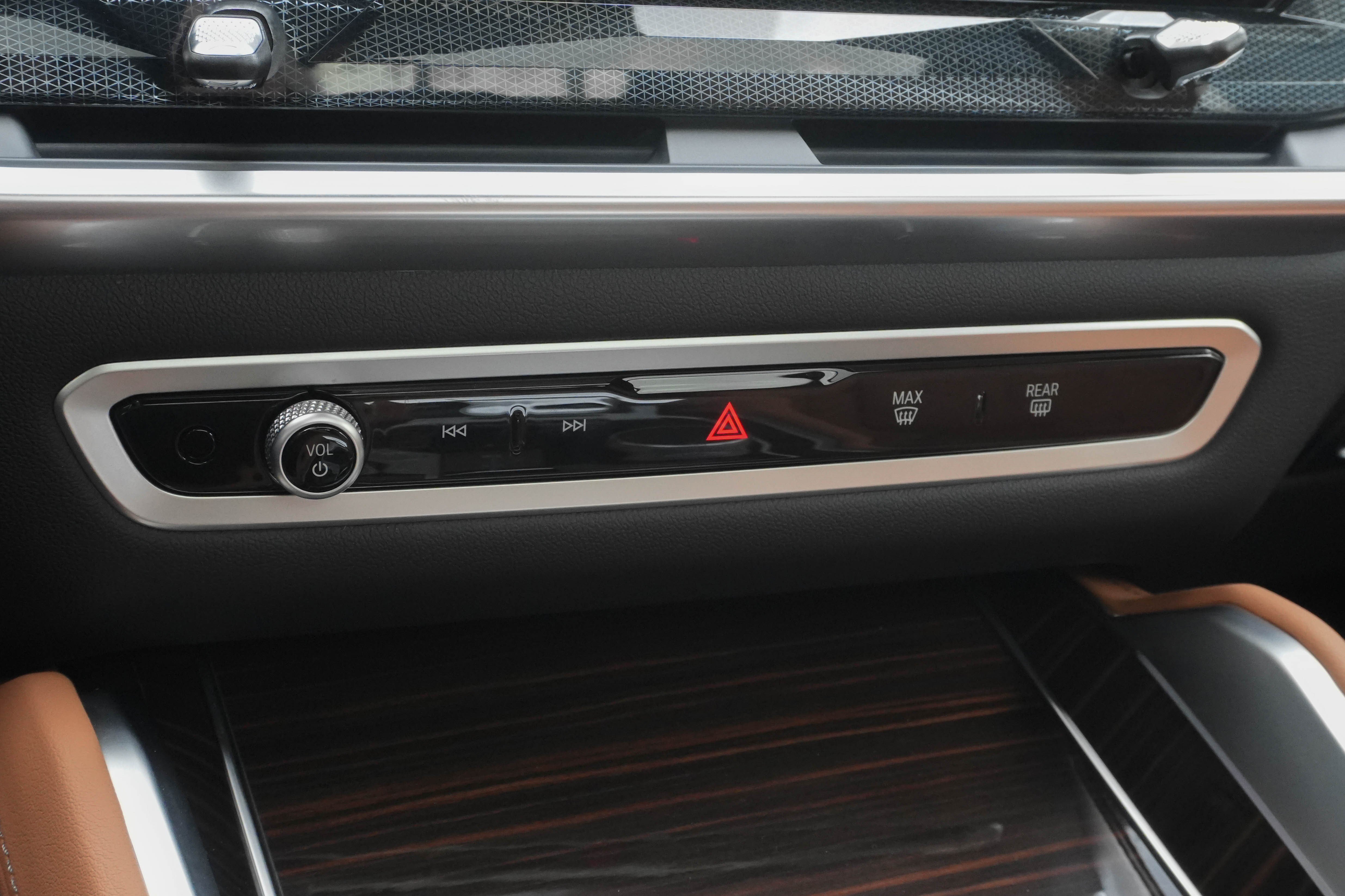 Certified 2026 BMW X6 xDrive40i AWD/4WD image 28