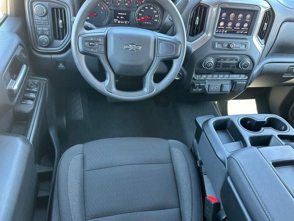 Used 2025 Chevrolet Silverado 2500 Custom w/ Custom Value Package image 8