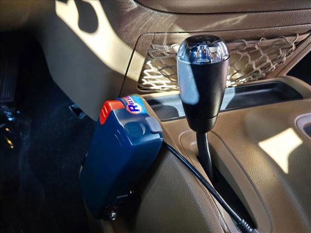 Used 2016 Jeep Wrangler Unlimited Sahara w/ Max Tow Package image 12