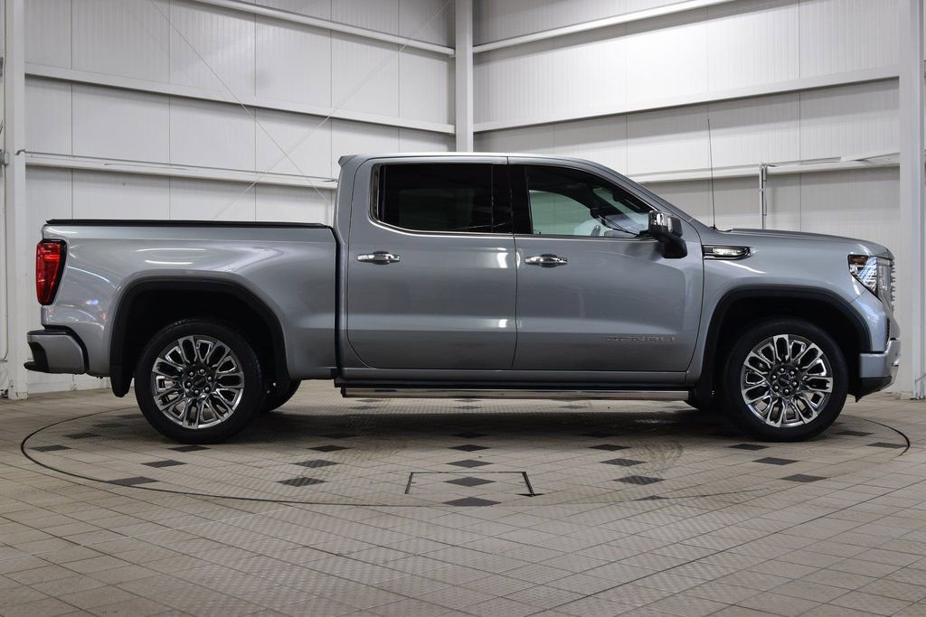 Used 2024 GMC Sierra 1500 Denali Ultimate image 9
