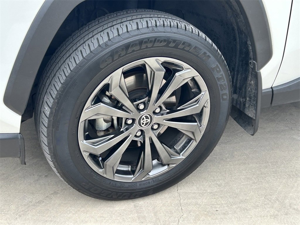 Used 2023 Toyota RAV4 Limited image 9