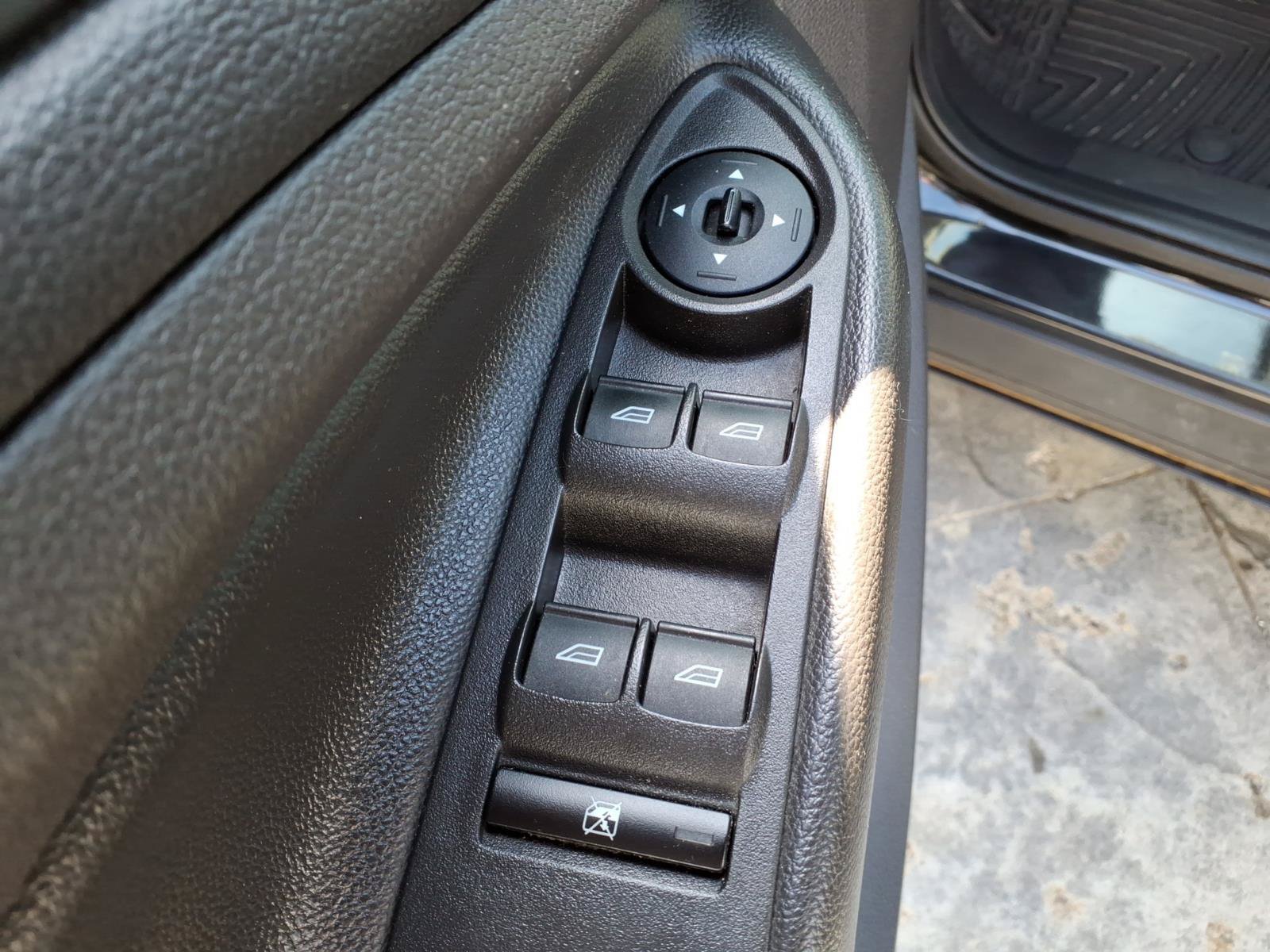 Used 2015 Ford Escape SE AWD/4WD image 18