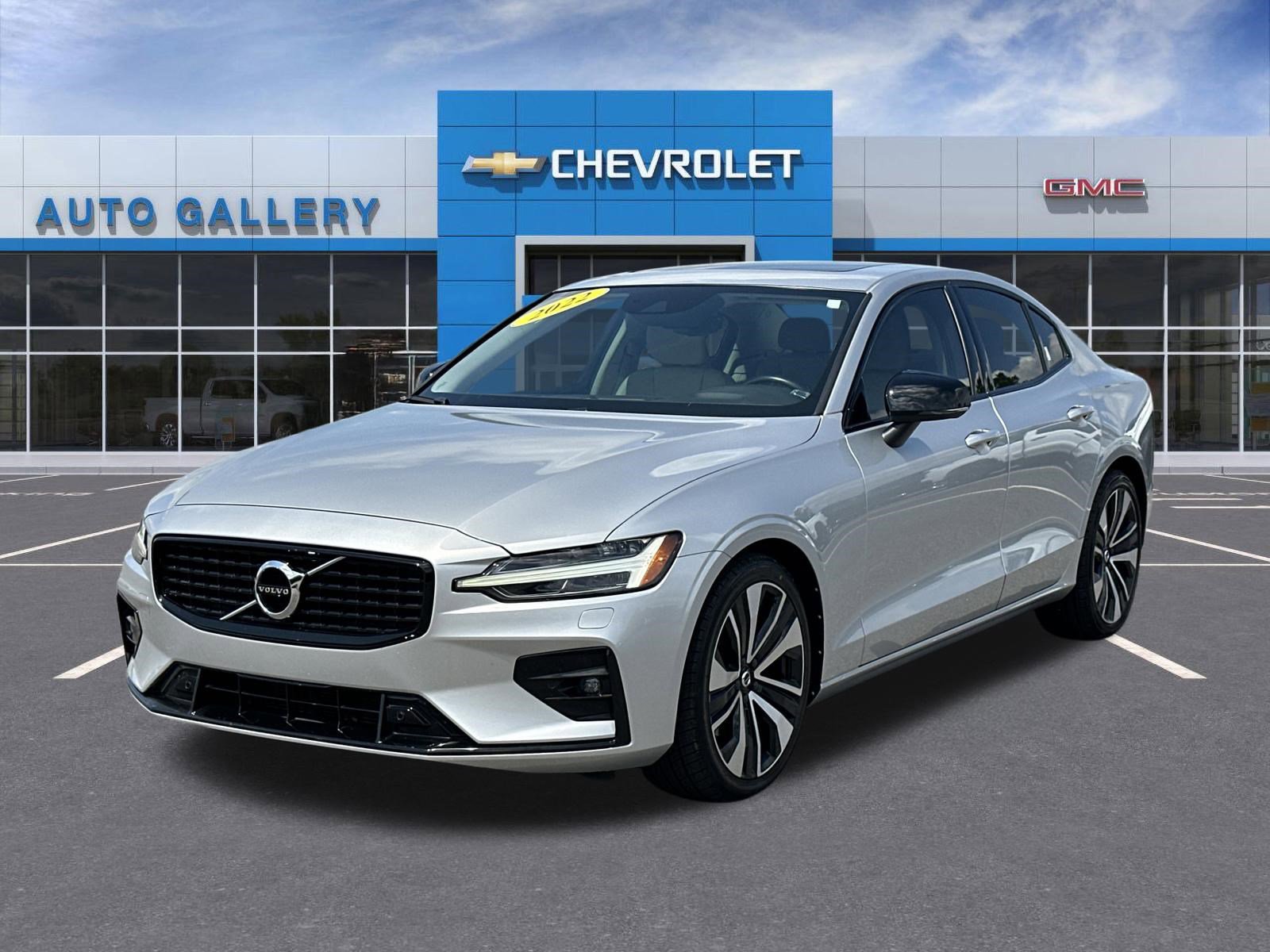 Used 2022 Volvo S60 B5 Inscription FWD image 1