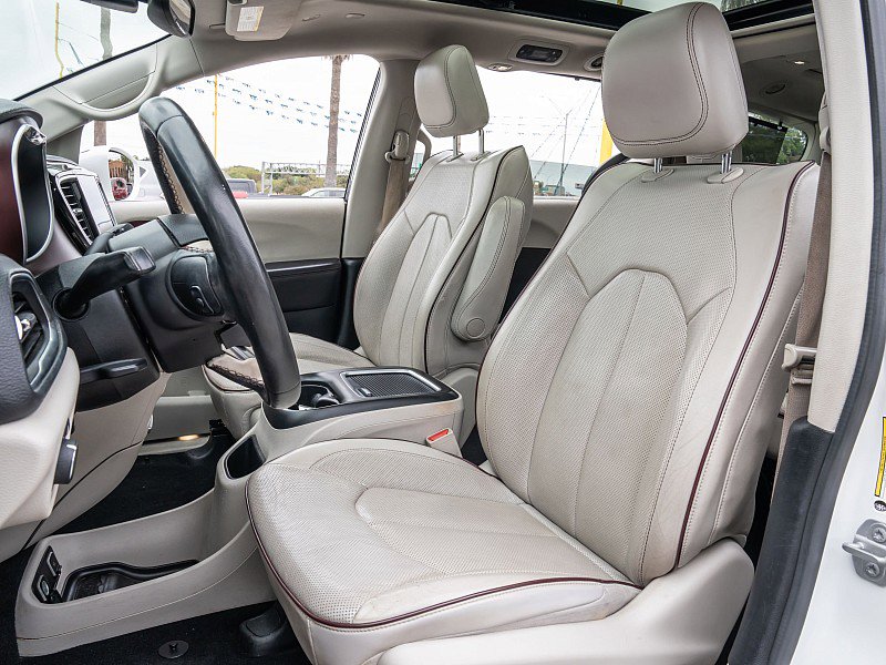 Used 2020 Chrysler Pacifica Limited image 13
