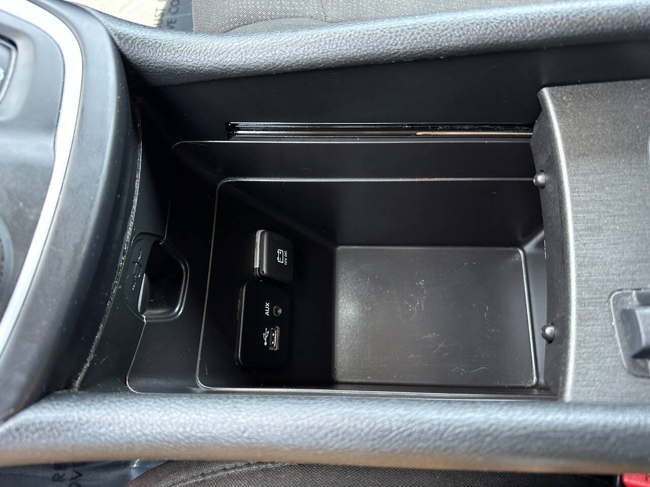 Used 2016 Chrysler 200 Limited FWD image 38