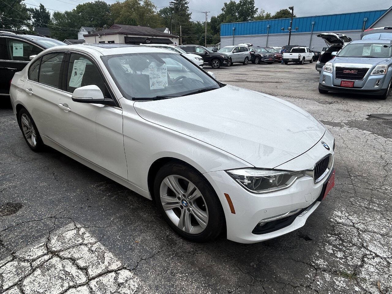 Used 2017 BMW 330i xDrive Sedan AWD/4WD image 13