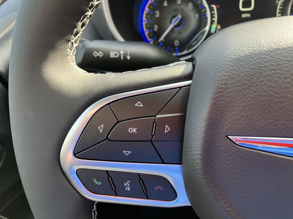 New 2026 Chrysler Pacifica Select image 15