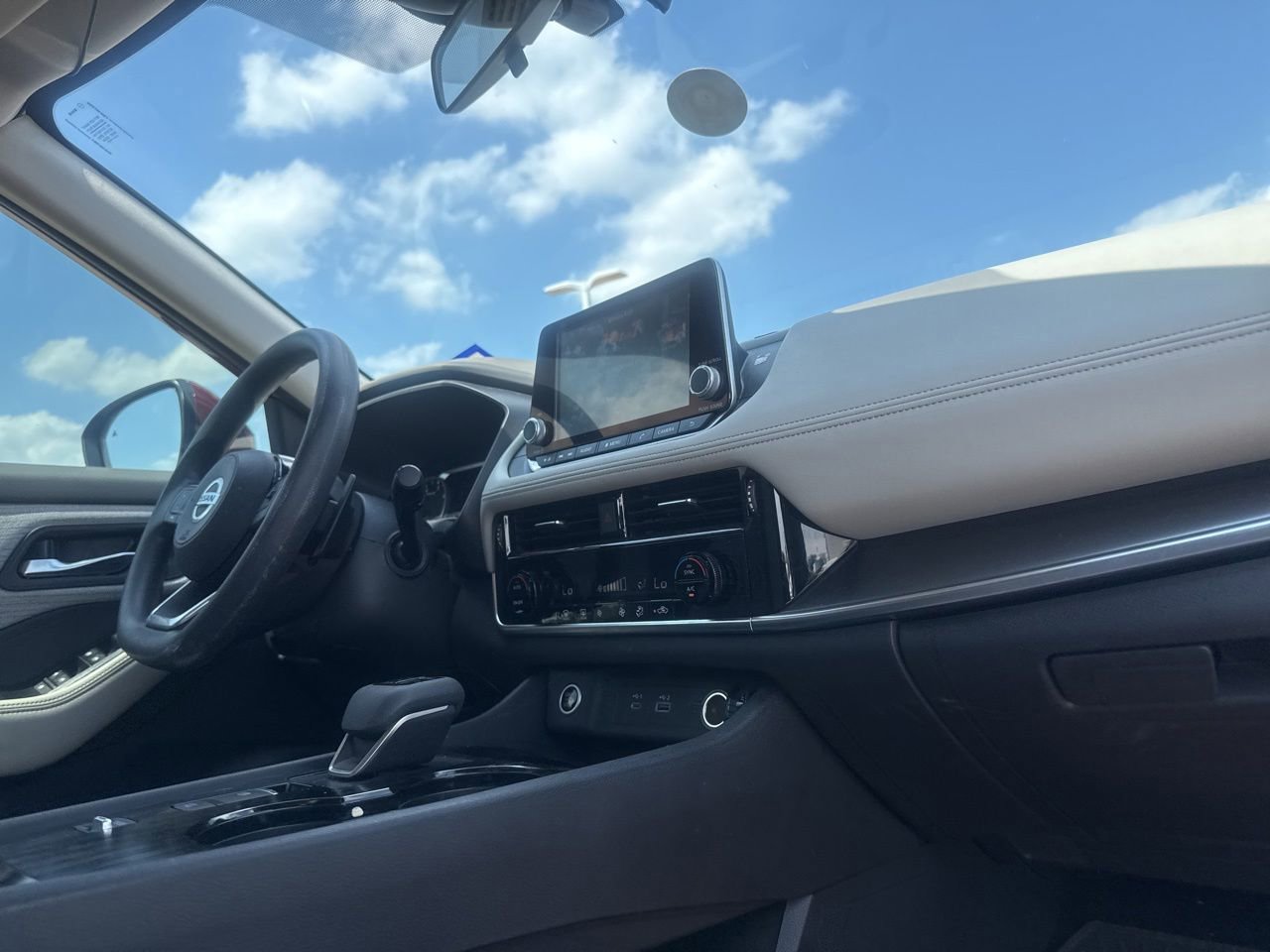 Used 2021 Nissan Rogue SV FWD image 27