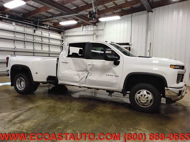 Used 2024 Chevrolet Silverado 3500 LT w/ Convenience Package AWD/4WD image 2