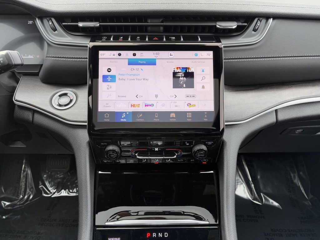 New 2025 Jeep Grand Cherokee L Limited image 26