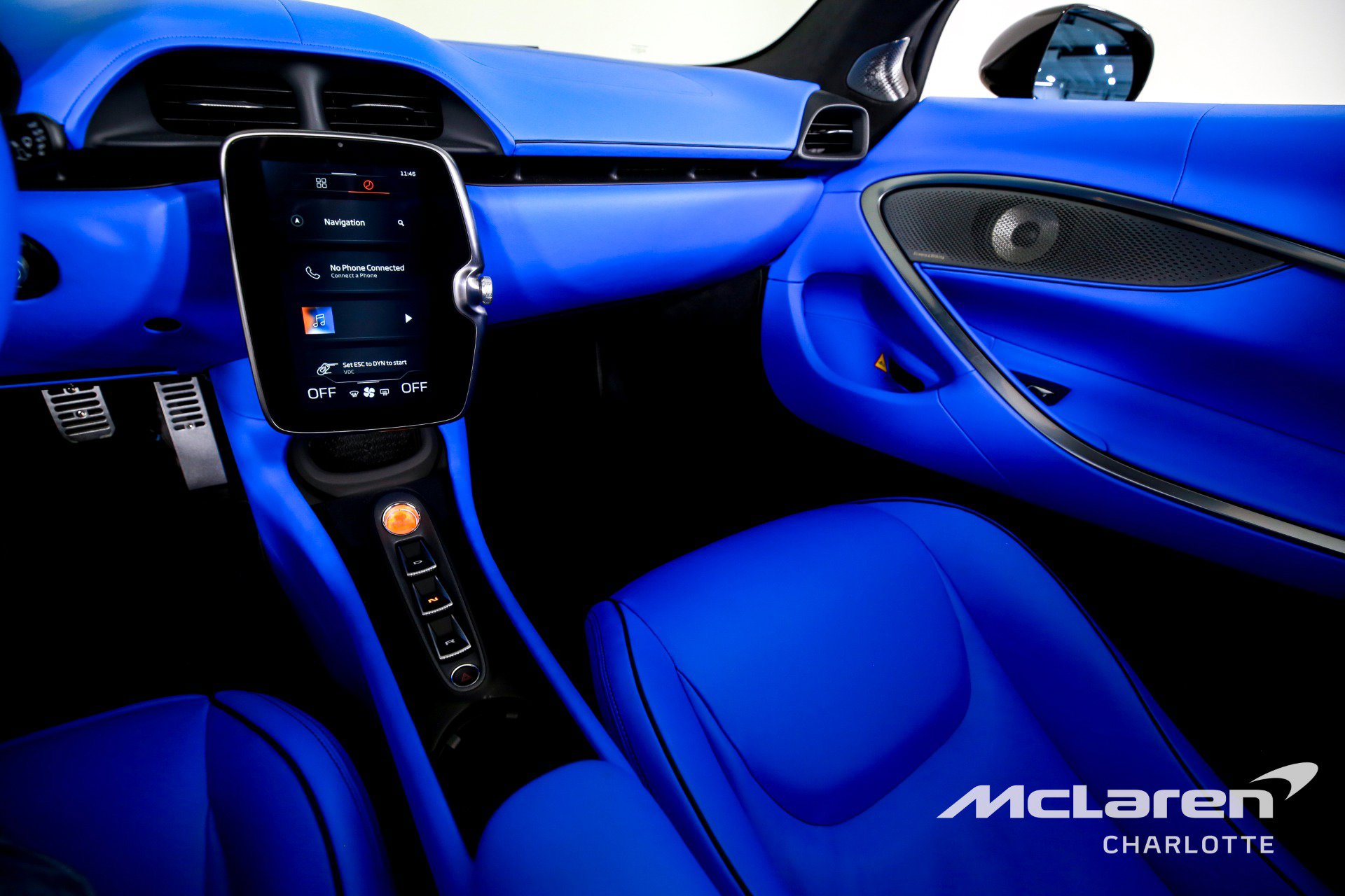 Used 2025 McLaren Artura Spider image 17