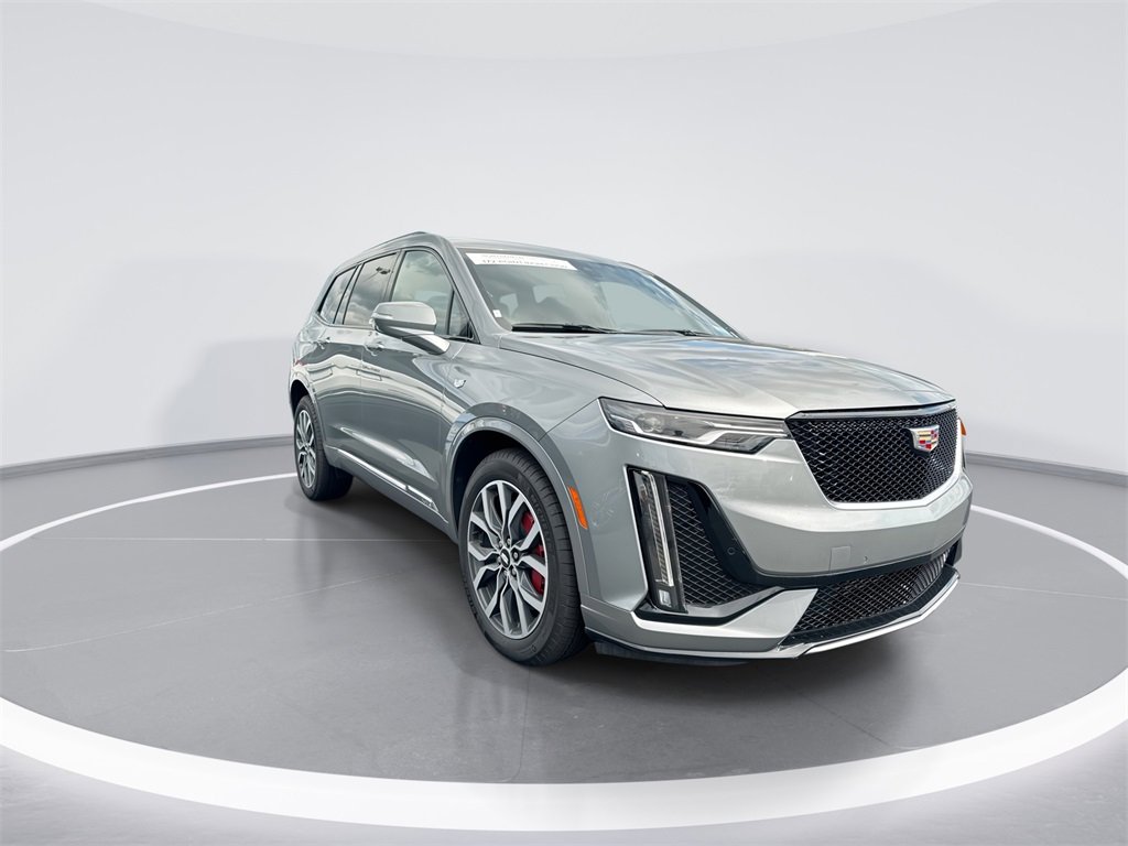 Used 2024 Cadillac XT6 Sport image 2