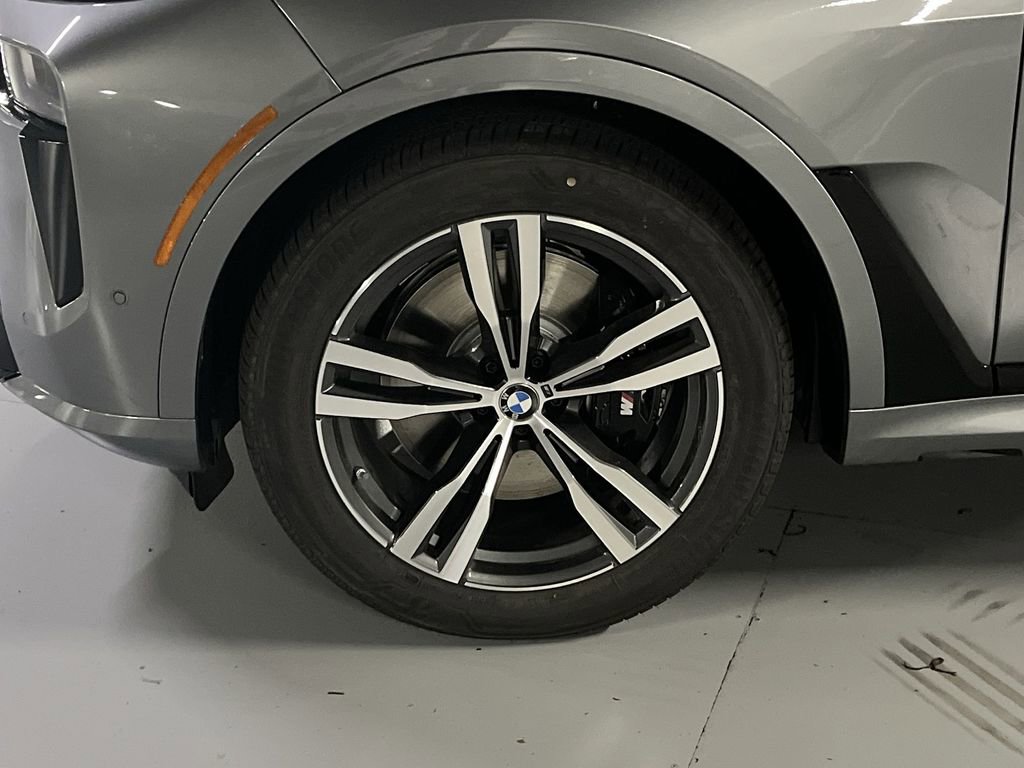 New 2026 BMW X7 M60i image 10