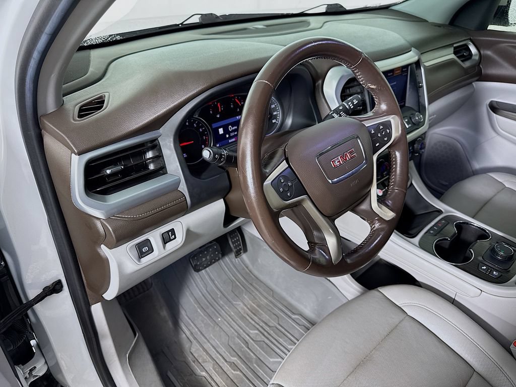 Used 2020 GMC Acadia SLT w/ Premium Package FWD image 9