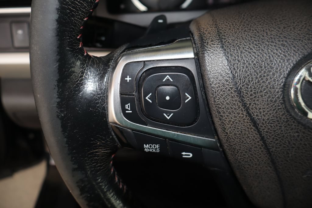 Used 2015 Toyota Camry SE FWD image 18