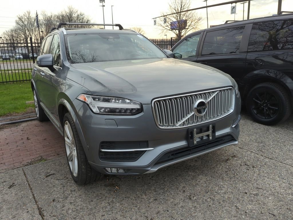 Used 2018 Volvo XC90 T6 Inscription w/ Convenience Package image 3