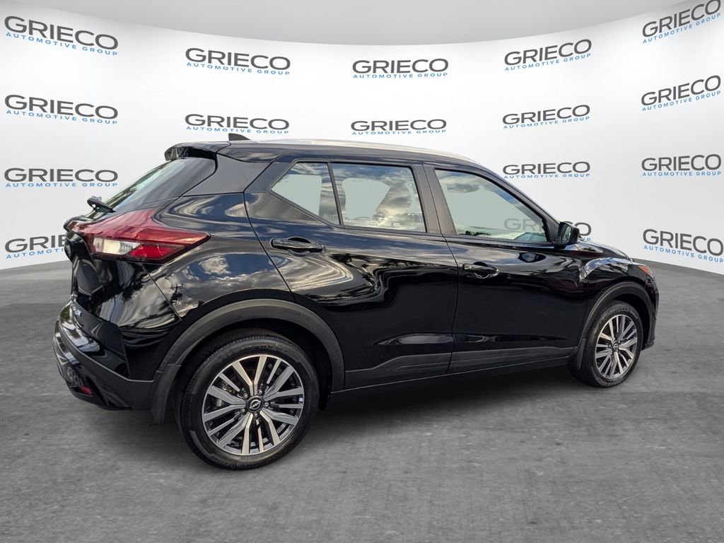Certified 2023 Nissan Kicks SV image 7