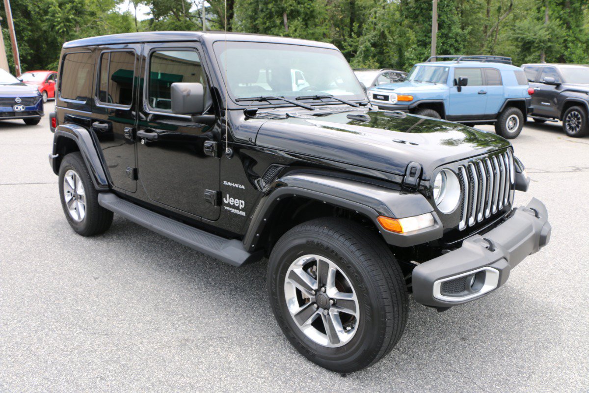 Used 2022 Jeep Wrangler Unlimited Sahara AWD/4WD image 9