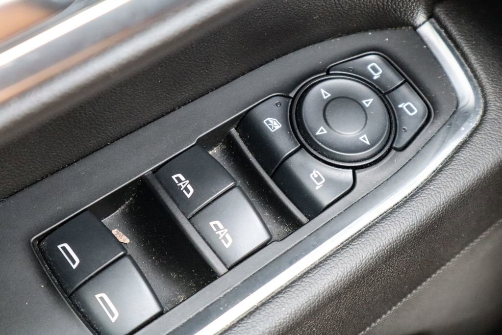 Certified 2025 GMC Sierra 1500 SLT image 19