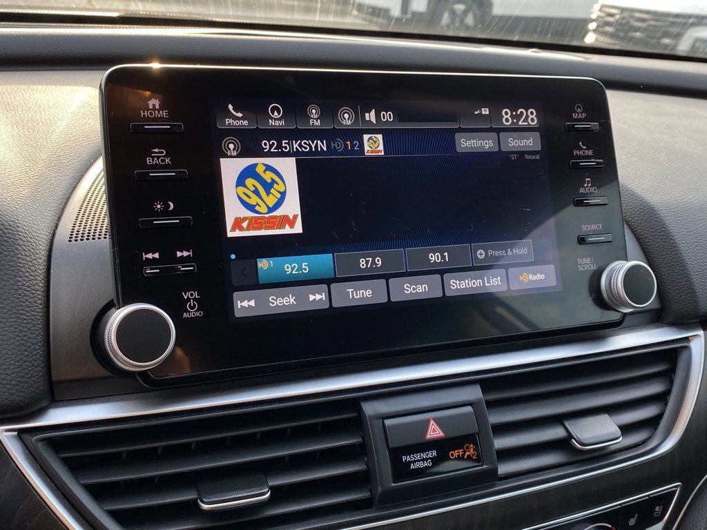 Used 2022 Honda Accord Touring image 13