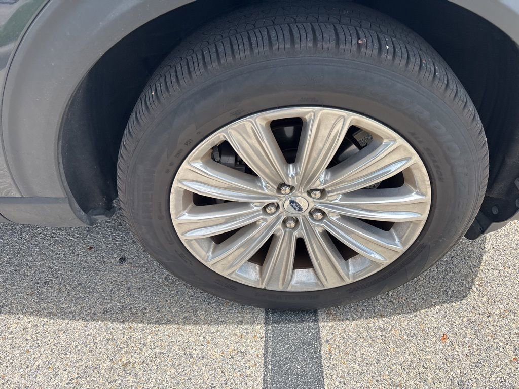 Used 2023 Ford Explorer Limited w/ Equipment Group 301A RWD image 16