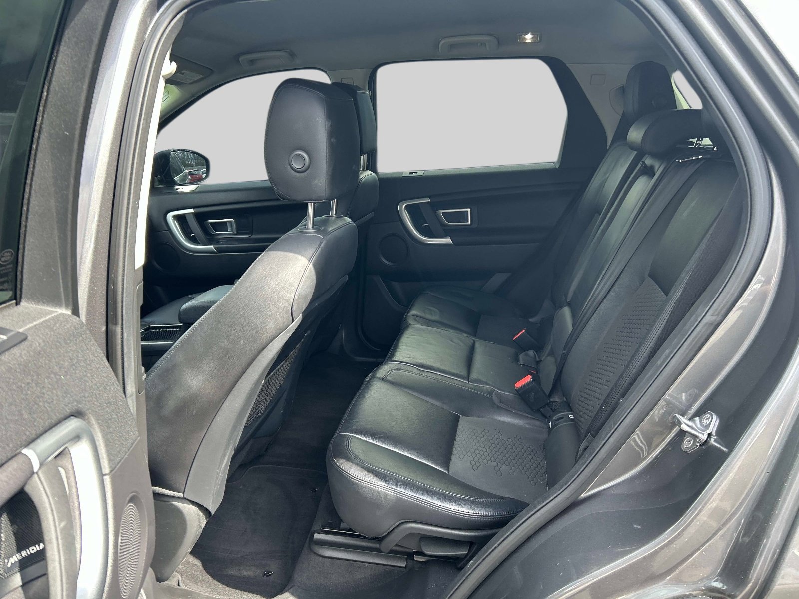 Used 2017 Land Rover Discovery Sport SE AWD/4WD image 11