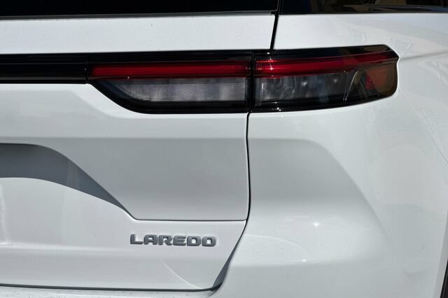 New 2026 Jeep Grand Cherokee Laredo X AWD/4WD image 23
