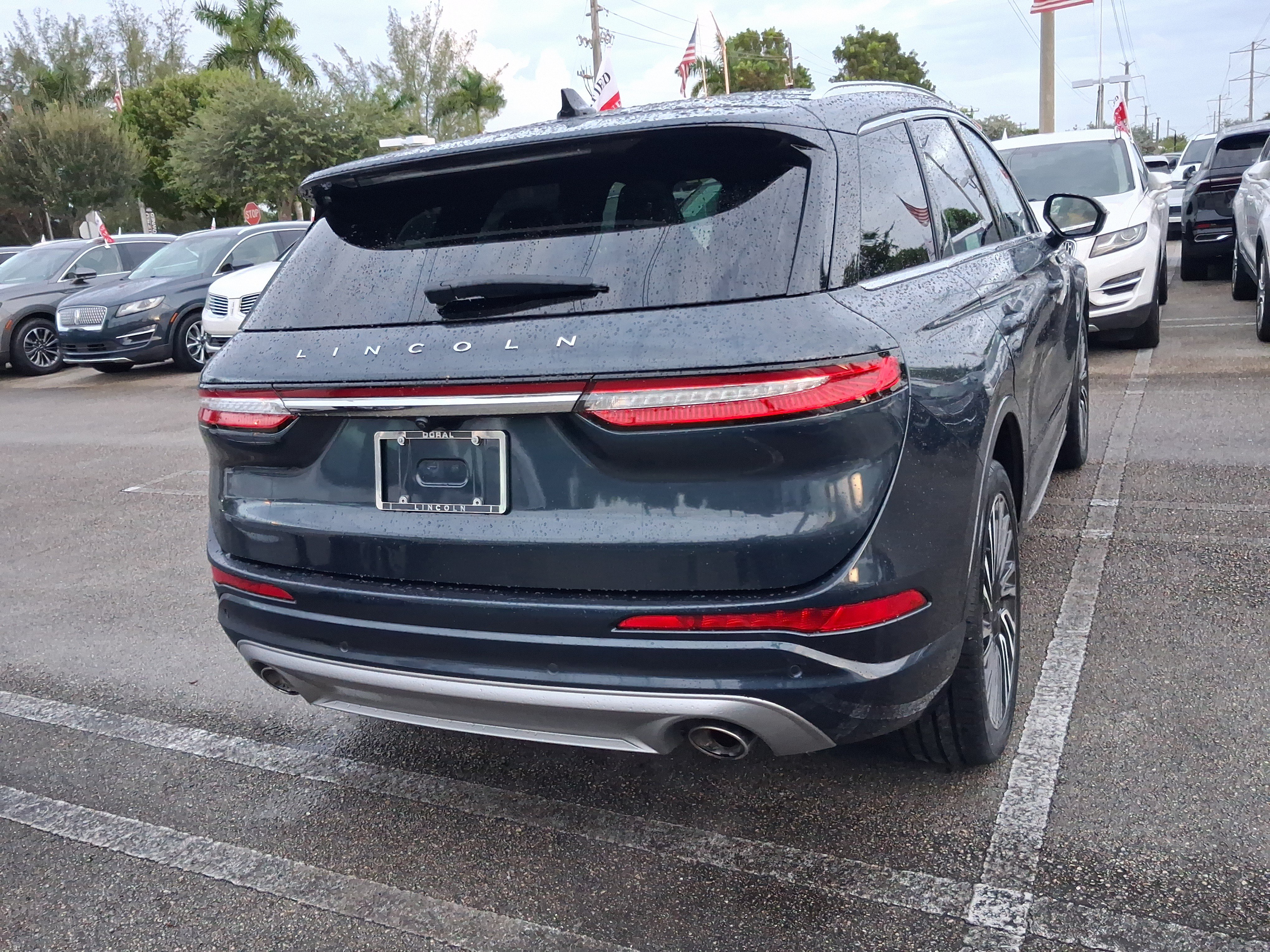 Certified 2022 Lincoln Corsair Reserve w/ Sport Package AWD/4WD image 4