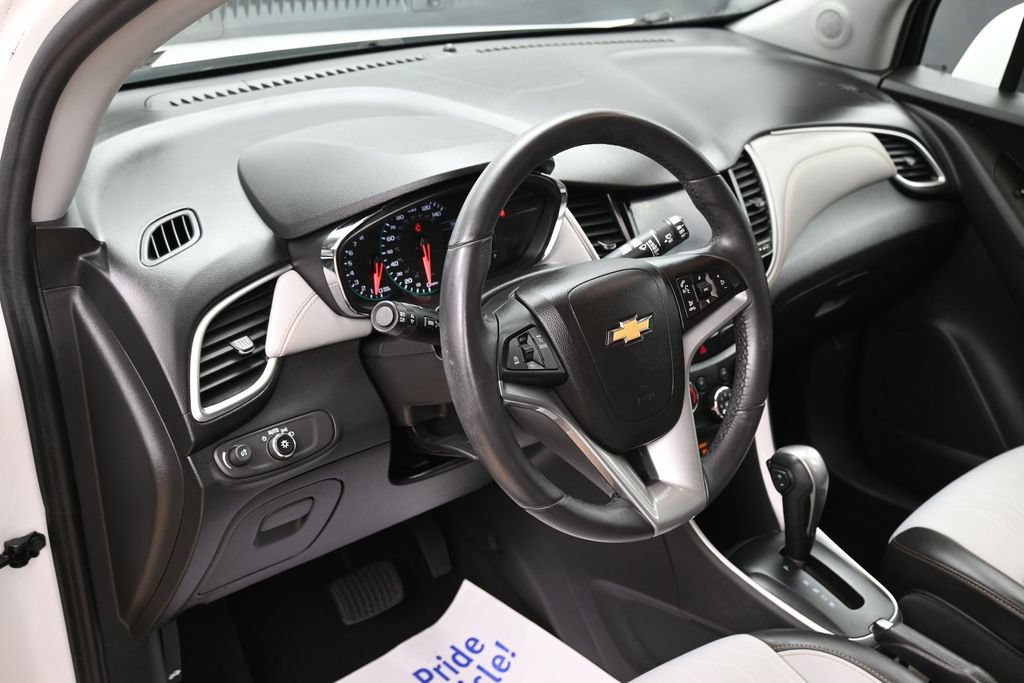 Used 2022 Chevrolet Trax LT w/ LT Convenience Package AWD/4WD image 20