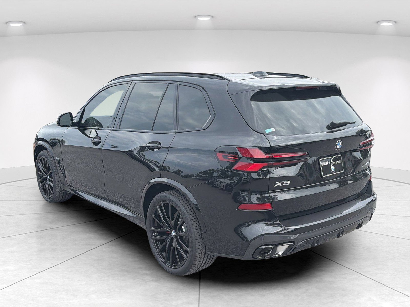 New 2026 BMW X5 xDrive40i w/ M Sport Package AWD/4WD image 6
