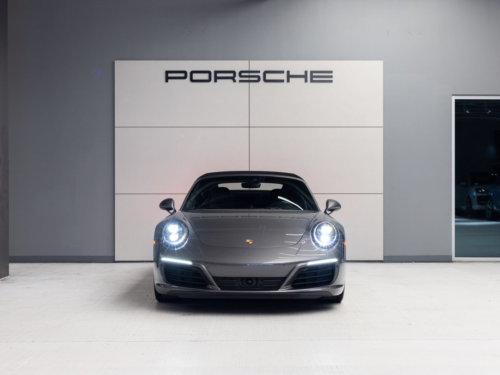 Certified 2018 Porsche 911 Carrera 4S AWD/4WD image 12