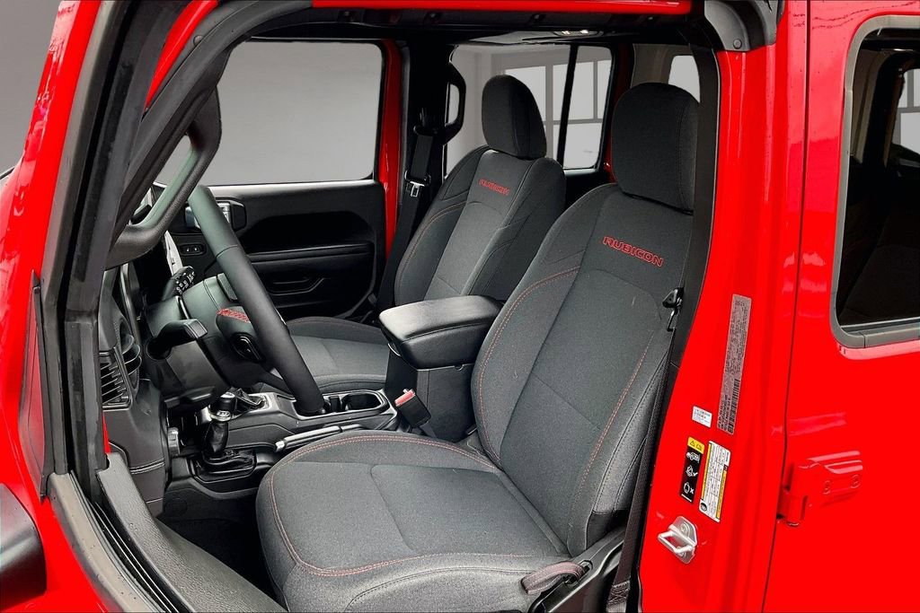 Used 2024 Jeep Wrangler Unlimited Rubicon w/ Technology Group AWD/4WD image 25