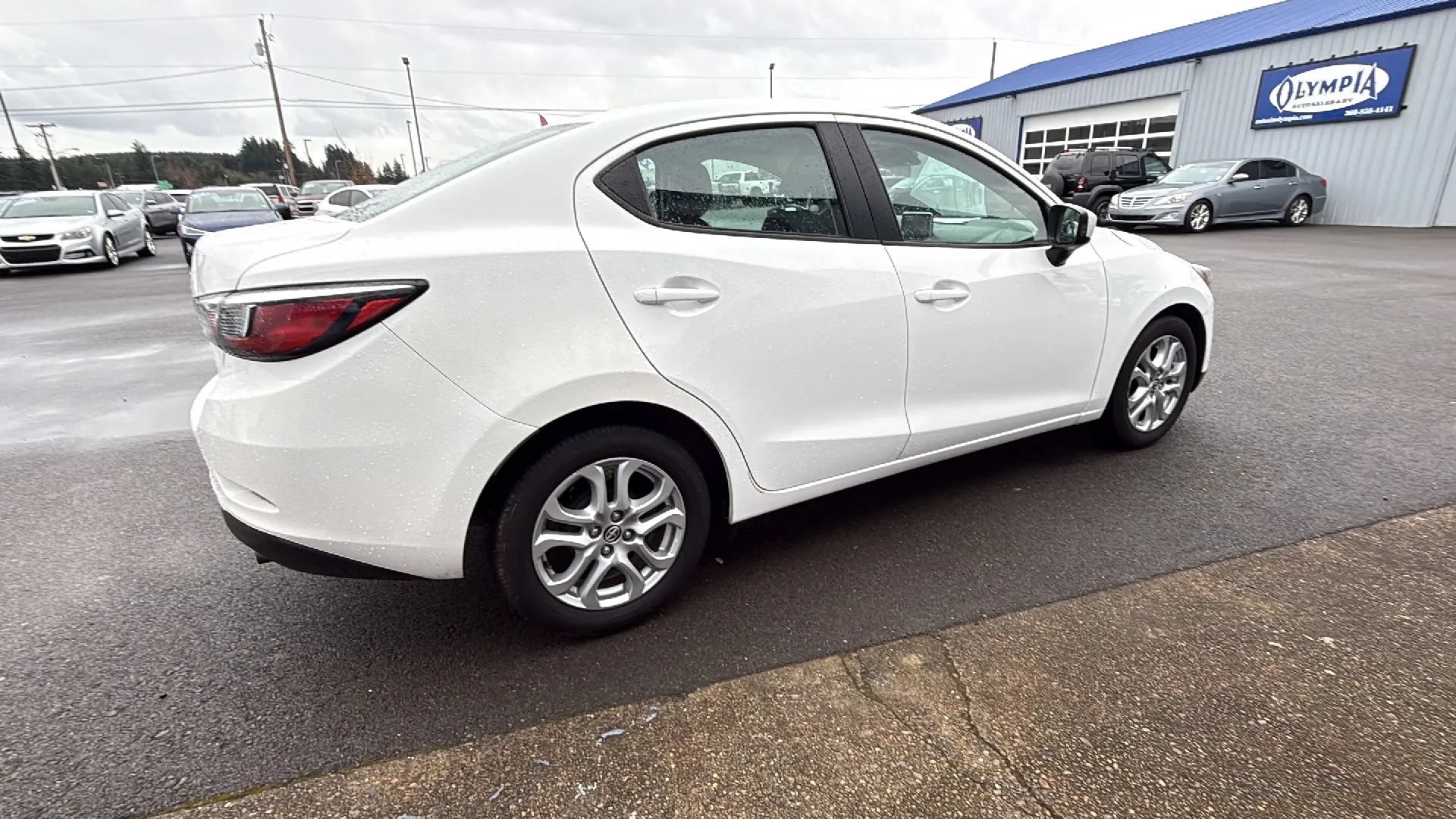 Used 2016 Scion iA FWD image 8