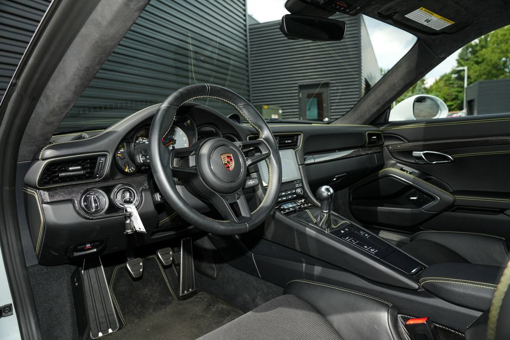 Certified 2018 Porsche 911 GT3 RWD image 4