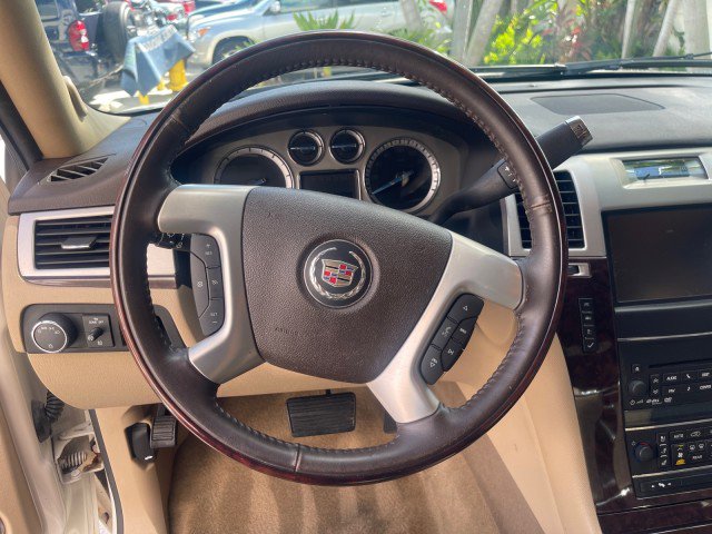 Used 2013 Cadillac Escalade 2WD image 52