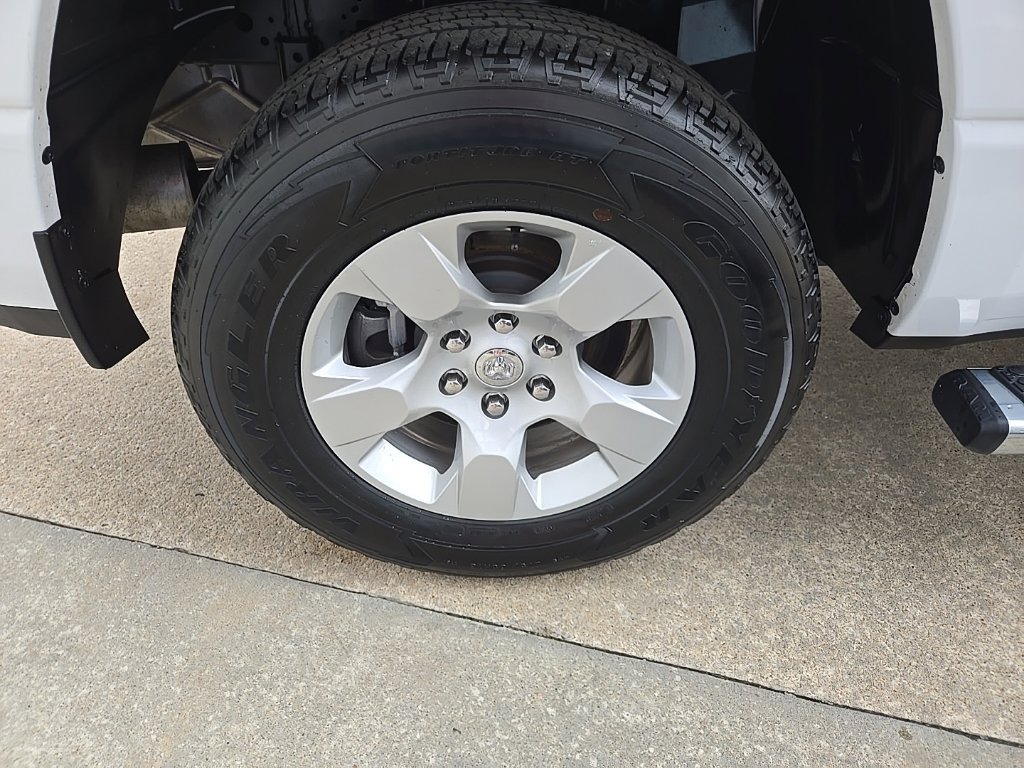 Used 2023 RAM 1500 Big Horn AWD/4WD image 32