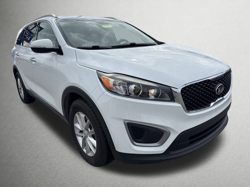Used 2017 Kia Sorento LX w/ LX Convenience Package image 1