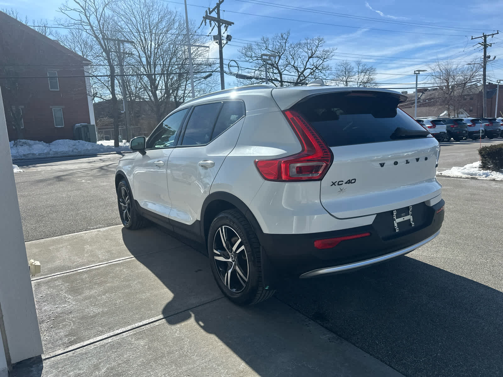 Certified 2023 Volvo XC40 B5 Core w/ Convenience Package image 11
