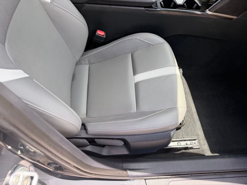 Used 2025 Toyota Camry SE FWD image 15